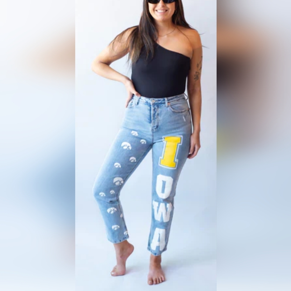 Iowa Hawkeye Custom made jeans. Size 30 EUC